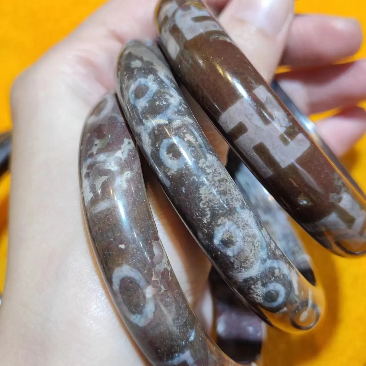 1pcs/lot Natural Old Agate Xiangxiong Dzi Bracelet Old material cinnabar Circle diameter Around 60mm Retro Ethnic style jewelry