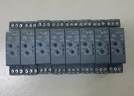 Relé de tempo CT-ERC.12 atraso de desligamento, em vez de CT-ARE