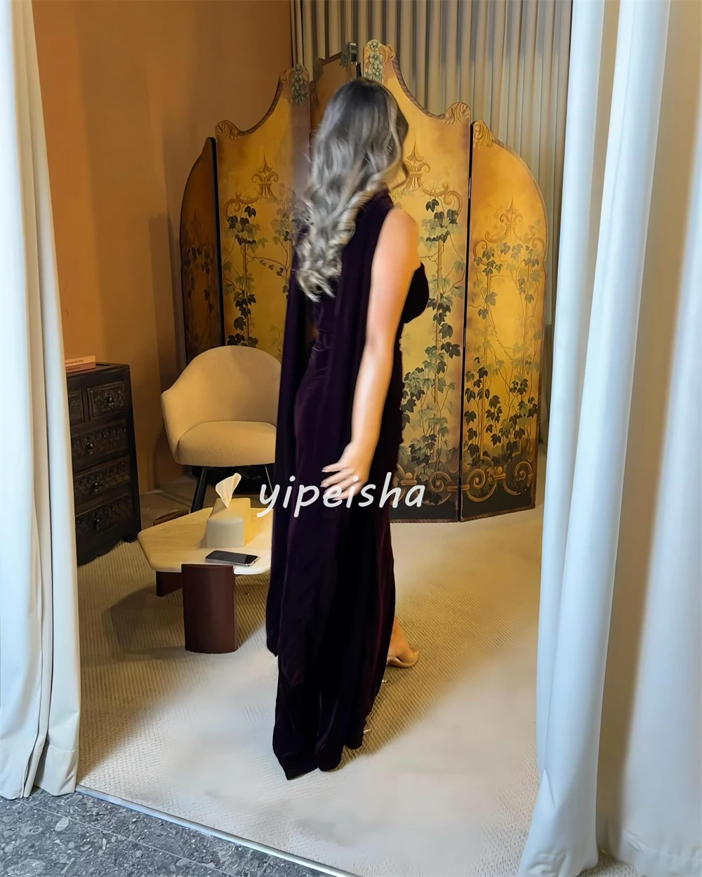 Robes longues formelles classiques personnalisées en velours faites à la main avec fleurs froncées droites sans bretelles robes d'occasion sur mesure tailles disponibles