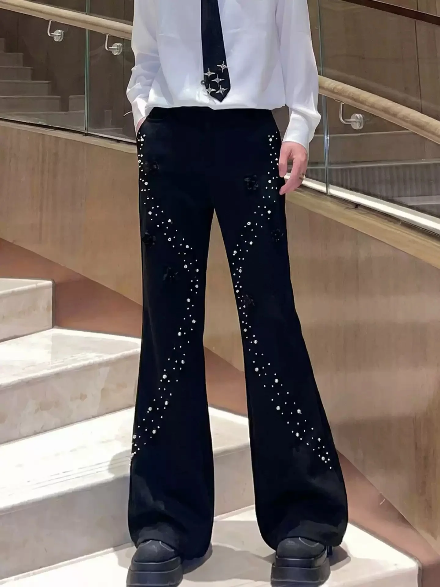 

Мужские черные брюки-клеш прямого кроя с 3D-цветочным дизайном и заклепками, повседневные, широкие, модные, высокого качества