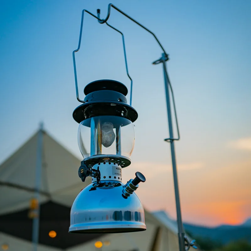 

Retro kerosene gas lamp camping lamp has a graceful shape and strong brightness