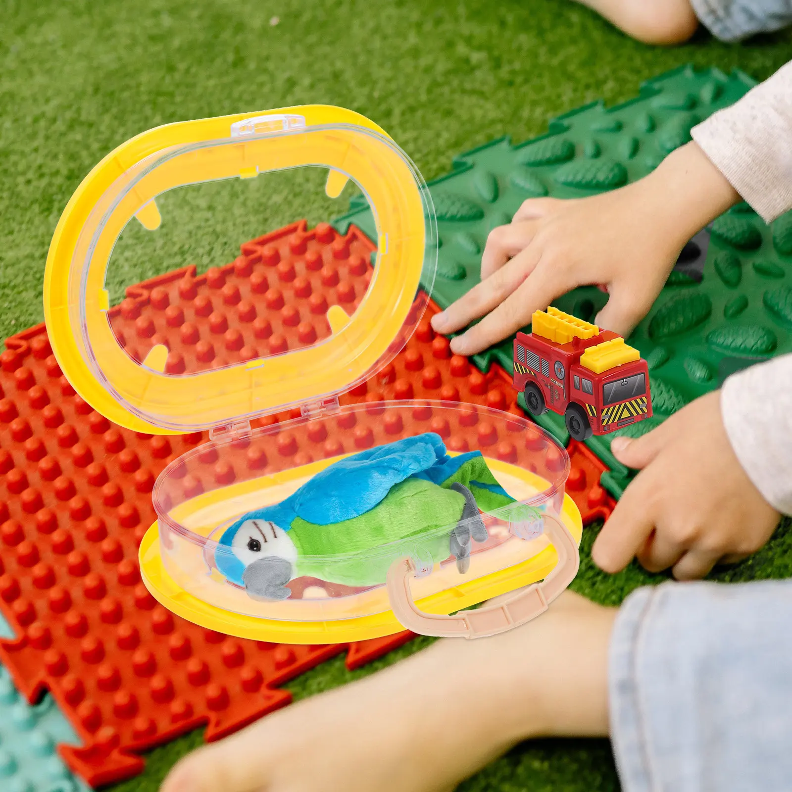

Simulation Mini Wind-Up Car Storage Box Large Capacity Traveling Case Plastic Clear Organizer Desktop Decoration Role Play Car