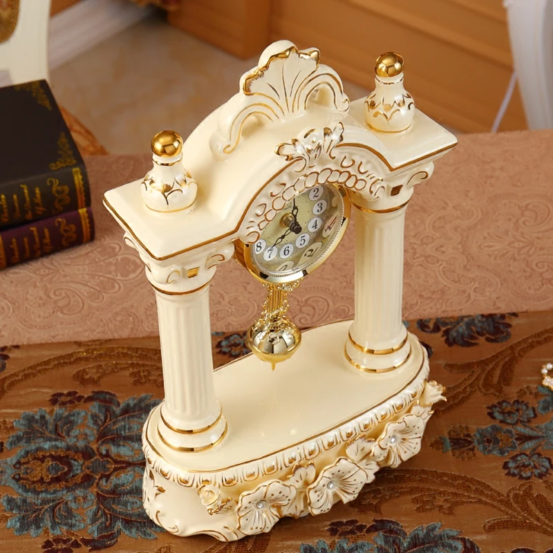 Ceramic Clock Bedroom Swing Clock Ornaments High-end Luxury Retro Decorative Desktop Table Clock