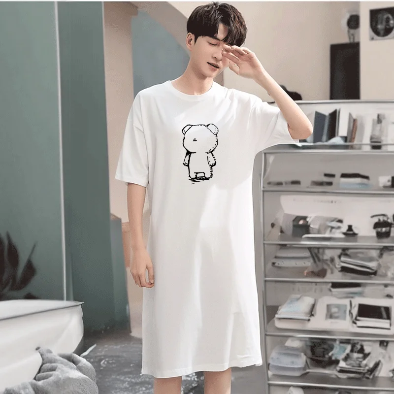 White (back view bear)