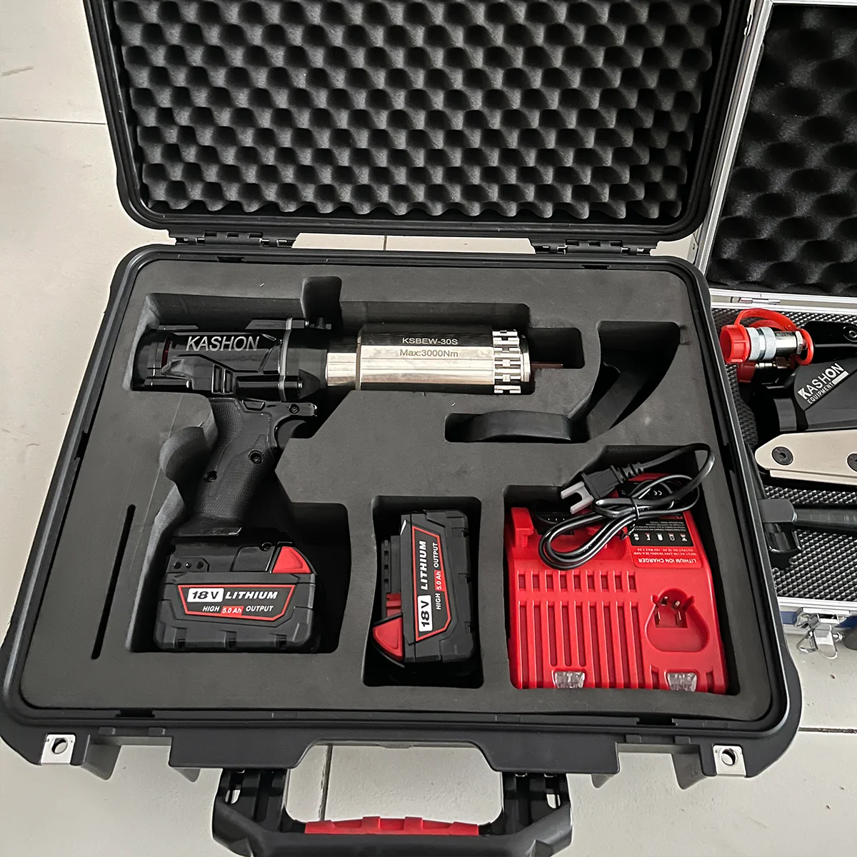 2000Nm Digital Display Battery Railway Maintenance Tools Rechargeable Battery Torque Wrench