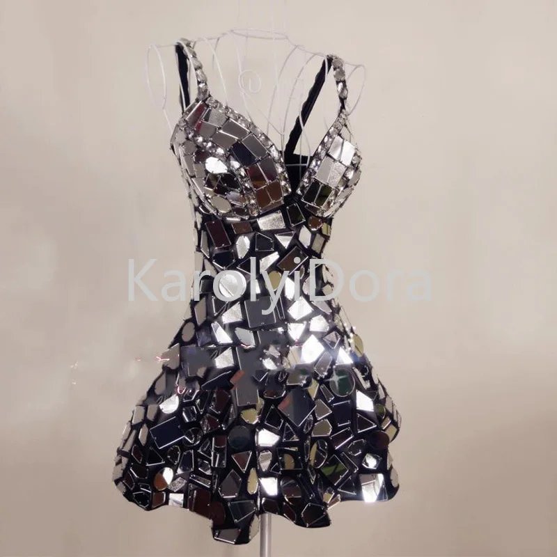 Abito Mini In Metallizzato Argento Con Glitter E Paillettes – Sexy E Lucido Per Discoteca E Feste