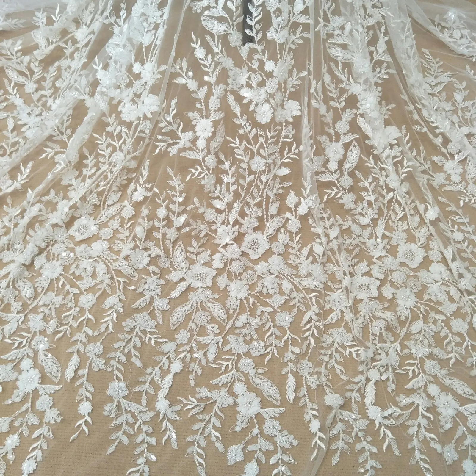 

Lace Fabric with Sequins, Wedding Dress, Bridal Dress, Sale by Yard, 130cm Wide, New Arrival