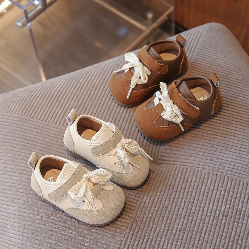 

Повседневная обувь для маленьких девочек, детская прогулочная обувь с милыми бантами на ногах, осень 2024, новая модная обувь на плоской подошве для девочек, размер 16-26