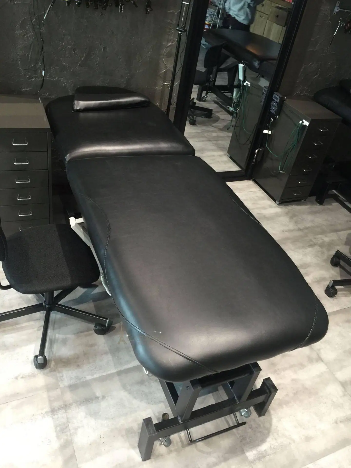 

Electric beauty bed Automatic micro-surgery Private bed Folding and lifting Multifunctional physiotherapy massage Beauty bed