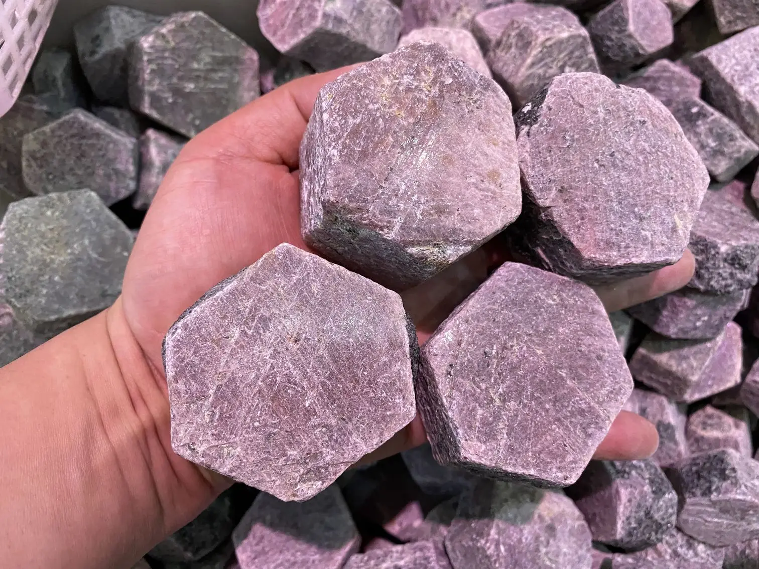 200 Crt RUBY CRYSTAL CORUNDUM NATURAL RED TANZANIA MINERAL