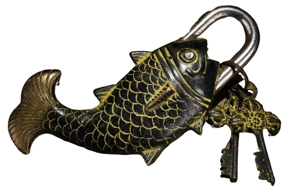 

18CM Rare Old Chinese Bronze Dynasty Palace Fish Carp Shape Lucky Key Lock