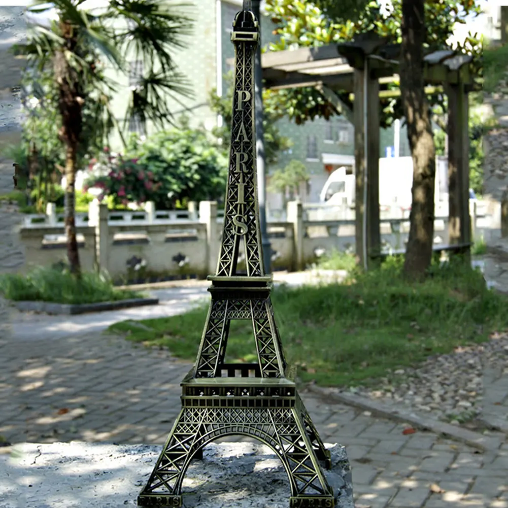 Paris Effiel Tower Figures Statues Building Model Fashion Romantic Retro Bronze Sculpture Home Desktop Metal Decorative Ornament