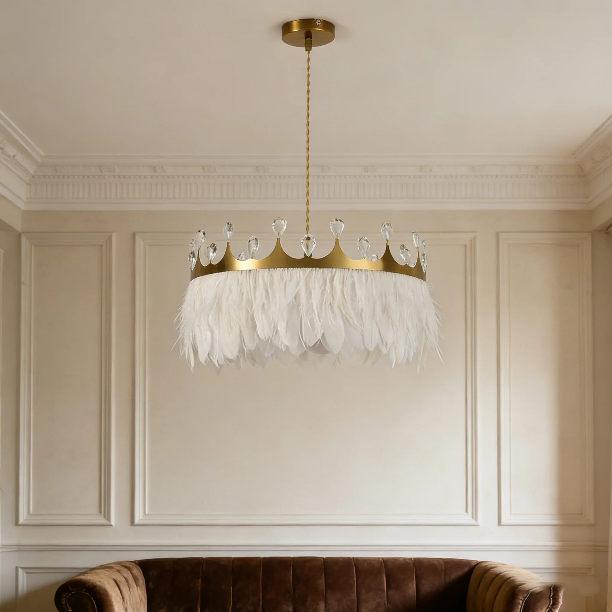 

New Dsign Modern White Feather Pendant Lights Gold Crown Girl's Room Hanging Lamp with Crystal Decor for Bedroom Hotel E27 Soket