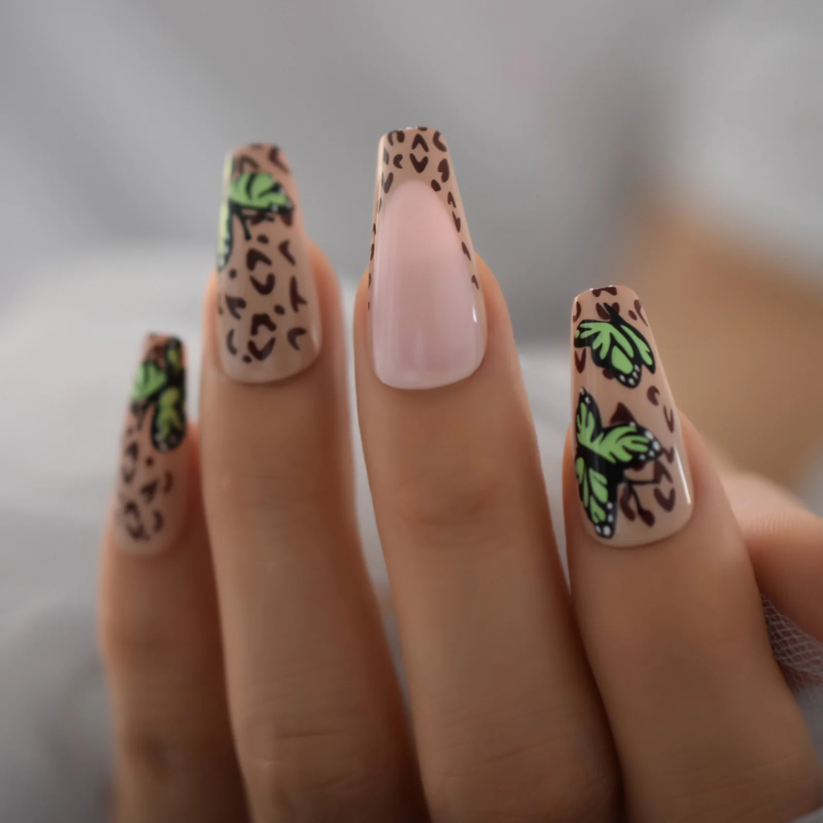 Doodskist Vlinderpers op nagels met ontwerp in lange lengte Ballerina Kunstnagels Set Europese en Amerikaanse Nail Art Tips Acryl