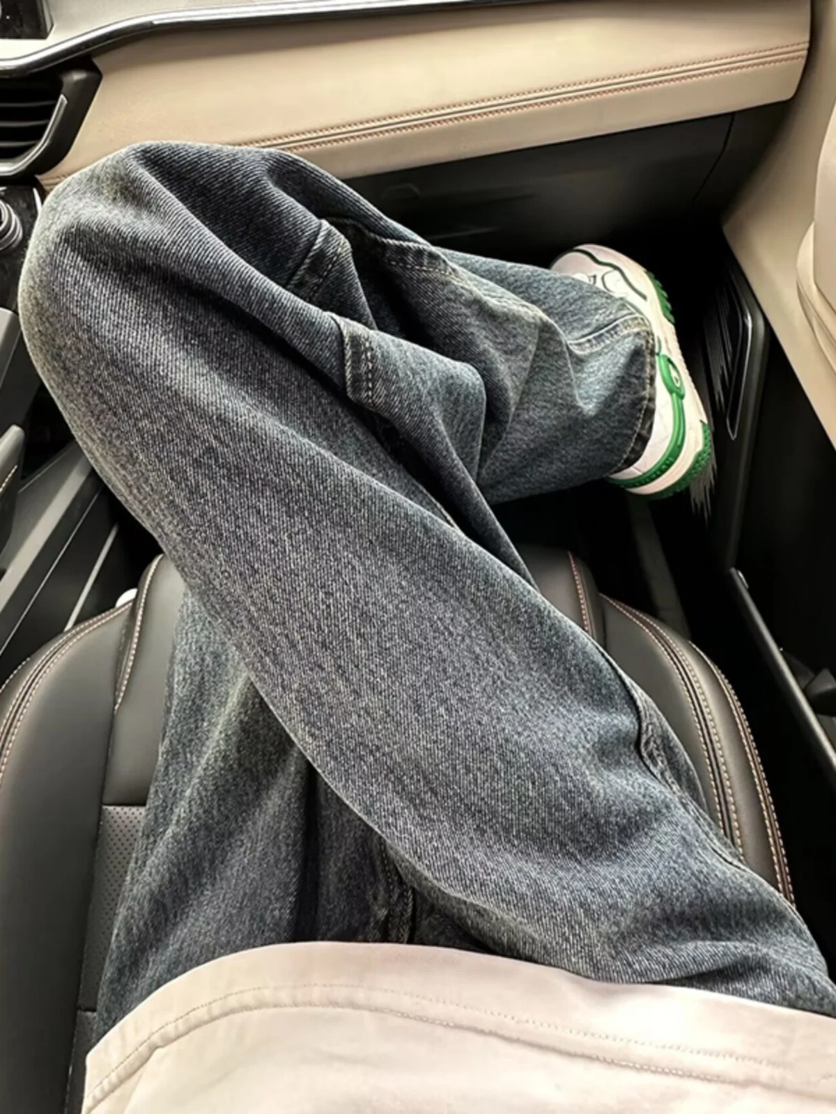 

Deep Blue Men's Spring Autumn Washed Denim Jeans High Street Vibe Wide Leg Straight Cut Trousers Youth Fashion Wear