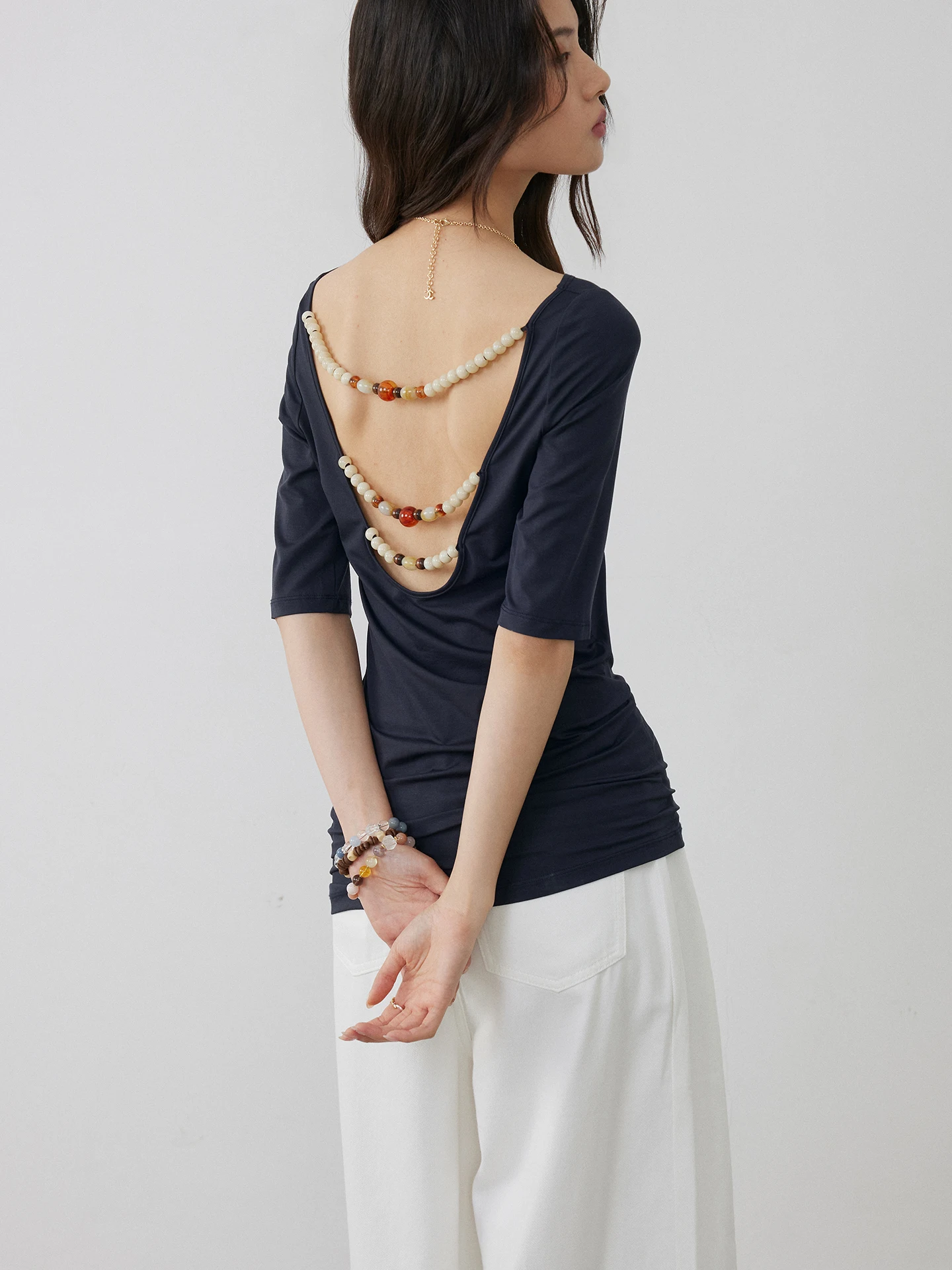 

Женская летняя футболка KEARA из шелка с эластаном, легкая, прохладная, на одно плечо, с открытой спиной, с бисером, рукав до локтя, простой черный топ свободного кроя, размер S