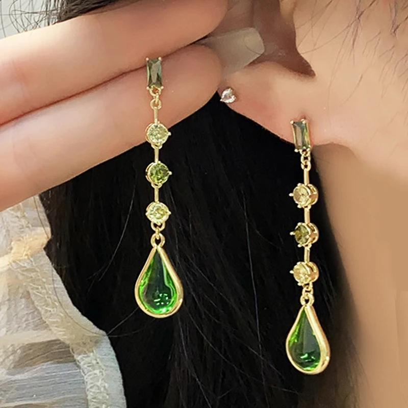 French Fashion Light Luxury Long Water Drop Shape Olive Green Gradient Design Fashionable Female Niche Tassel Earrings For Women