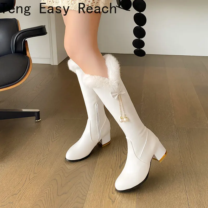 2023 Brand New Female Winter Plush Boots Fashion Faux Fur Winter Snow Boots Women white Warm Woman Boots black Size 34-43