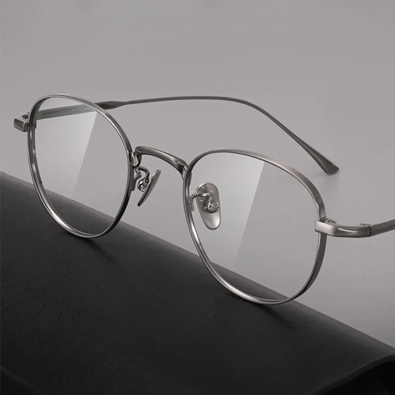 

Japanese Style Replica Design Retro Pure Titanium Eyeglasses Ultra-light Round Small Size Glasses Frame Men WomenLuxury Eyewear