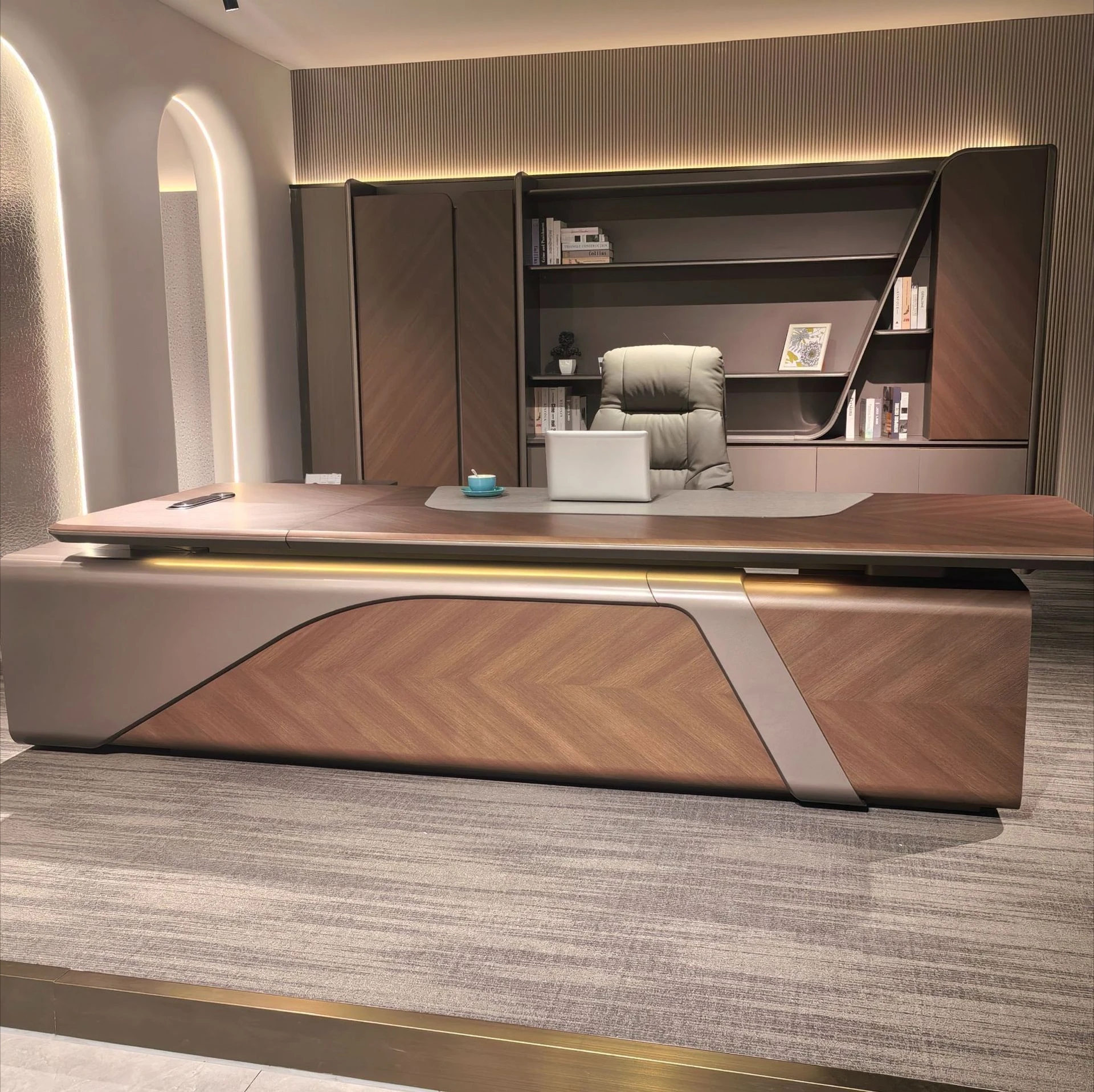 

Luxury Executive Office Desk Set,Modern Minimalist Manager Desk with High-Gloss Lacquer Finish,Large Executive Workstation