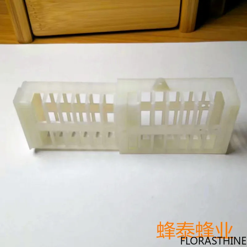 100PCS beekeeping appliance plastic multifunctional king cage General Cage King Plastic Queen Bee