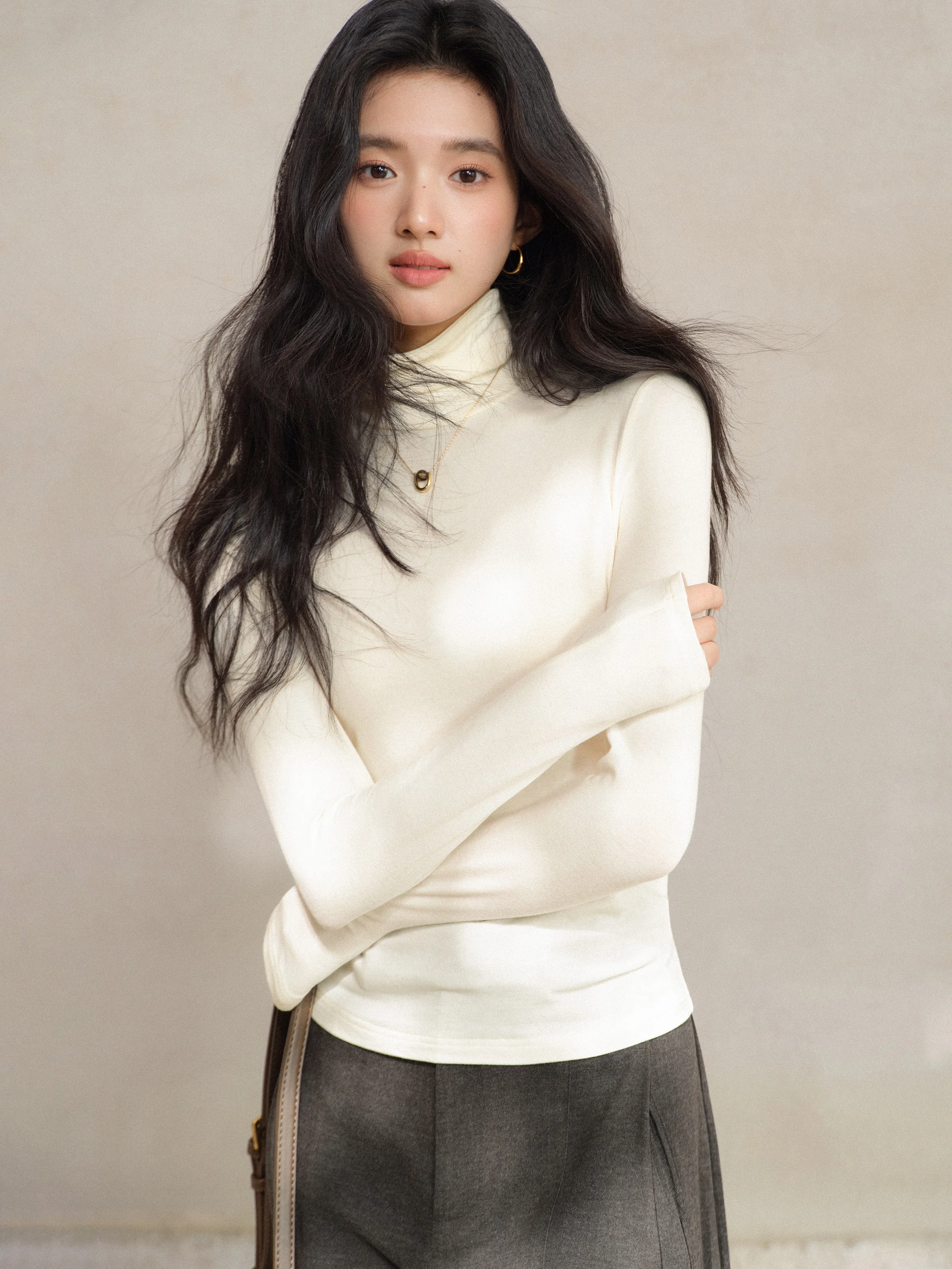 Top sottile a maniche lunghe con collo drappeggiato T-shirt da donna con strato base morbido ed elasticizzato Canottiera invernale aderente ed elegante con comoda e leggera