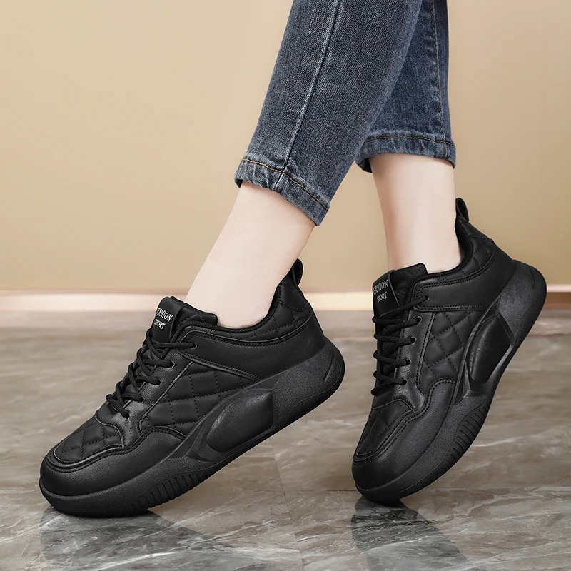 

Large-sized Round-toed Color-matched Comfortable and Versatile Lightweight Lace-up Women's Sports Shoes for Autumn and Winter