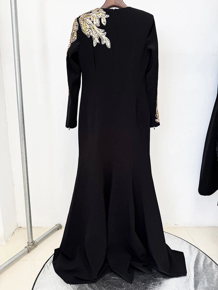 TWOTWINSTYLE التخسيس تقسم الترتر مزاجه فساتين للنساء الجولة الرقبة طويلة الأكمام المرقعة حبة فستان الملابس النسائية