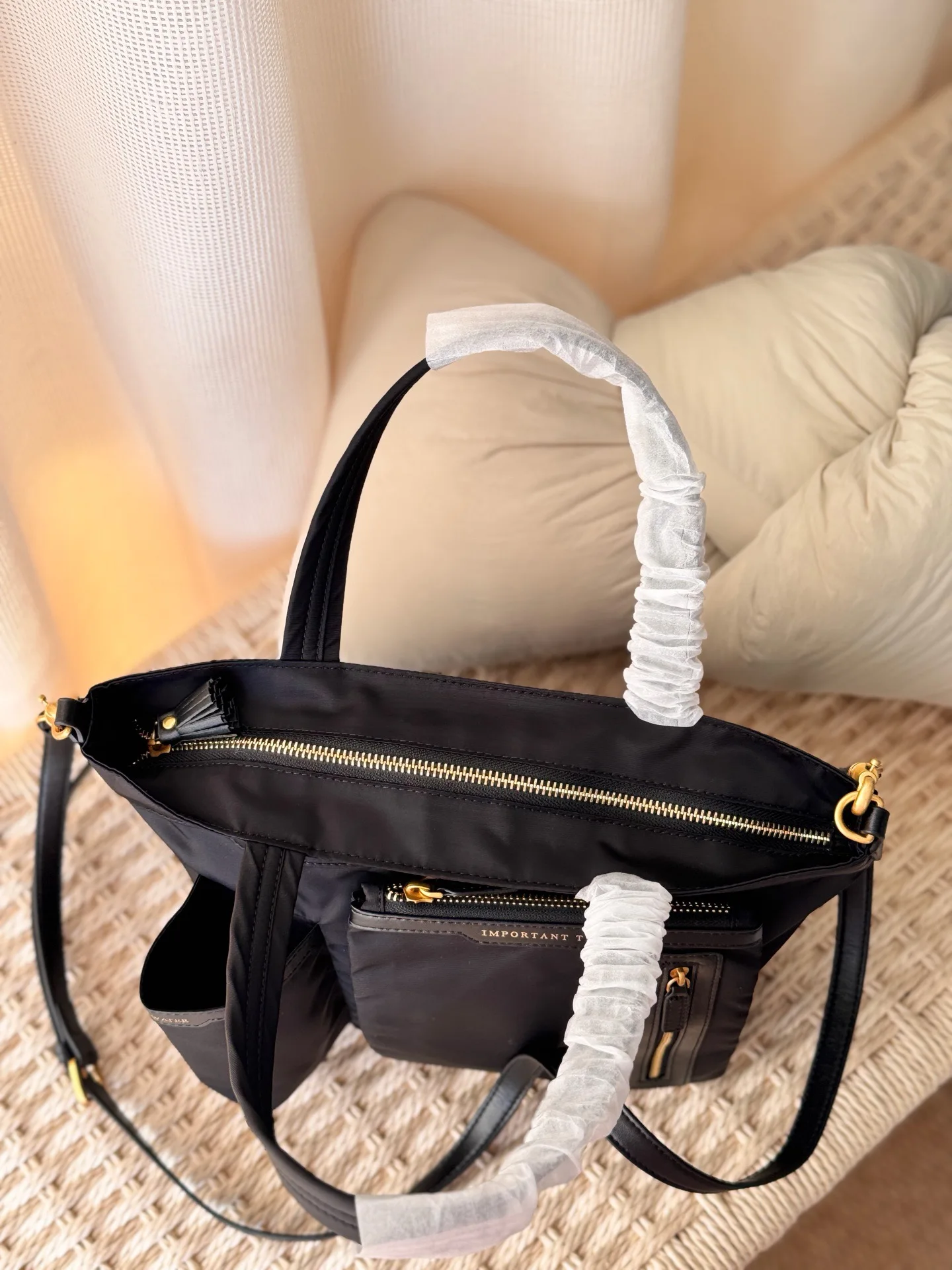 Anya 2026 New Fashionable Versatile Large Capacity Women's Handbag Shoulder Crossbody Bag Casual Commuting Tote Bag