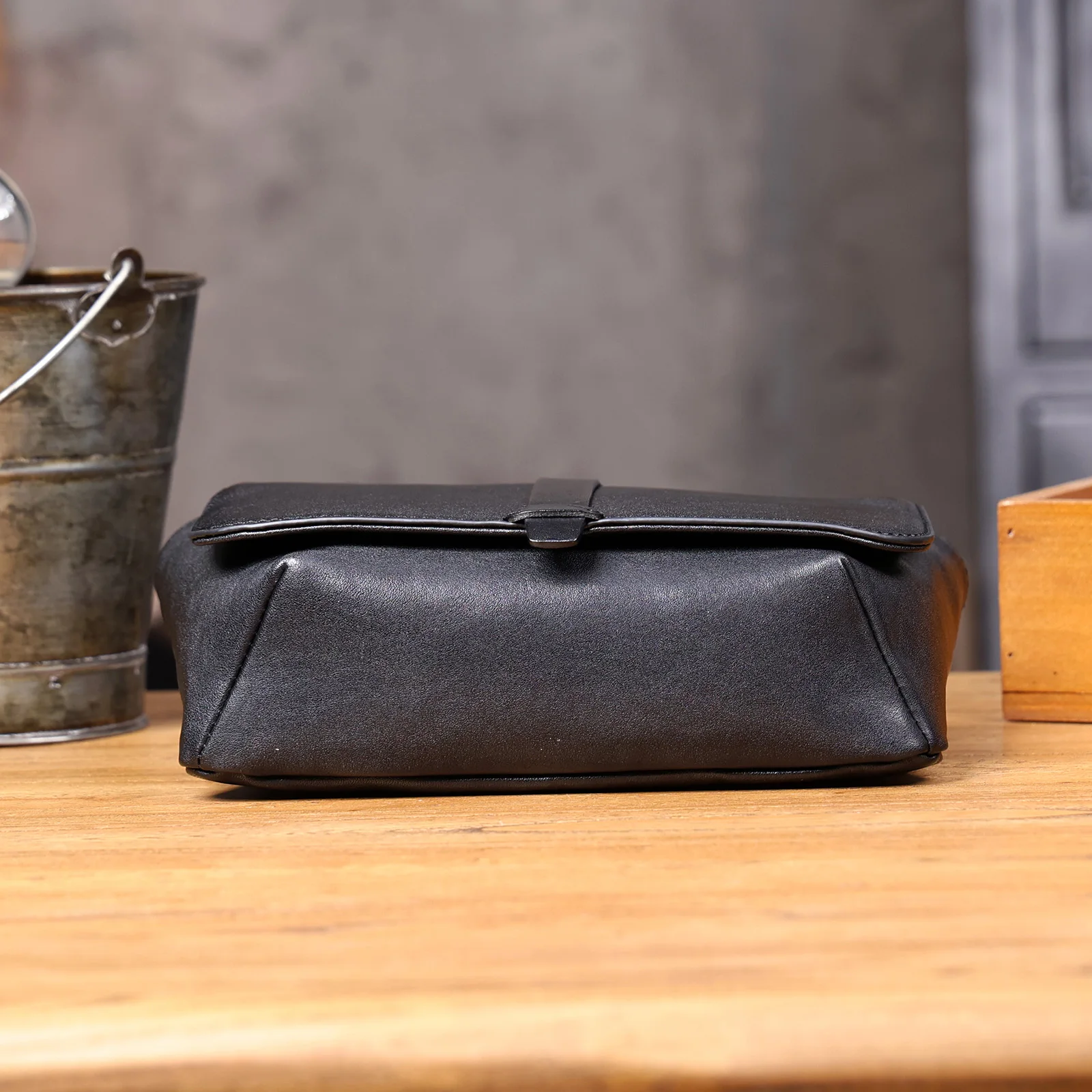 Echte Leder-Umhängetasche für Herren, Kleine Crossbody-Tasche, Schultertasche aus hochwertigem, pflanzlich gegerbtem Leder, Modischer Casual-Stil – Detail 10