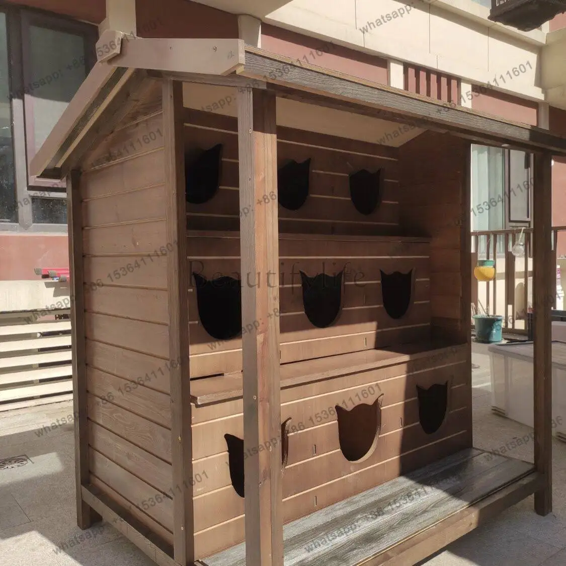 Outdoor cat house, outdoor rainproof and waterproof solid wood villa house, all seasons universal, large