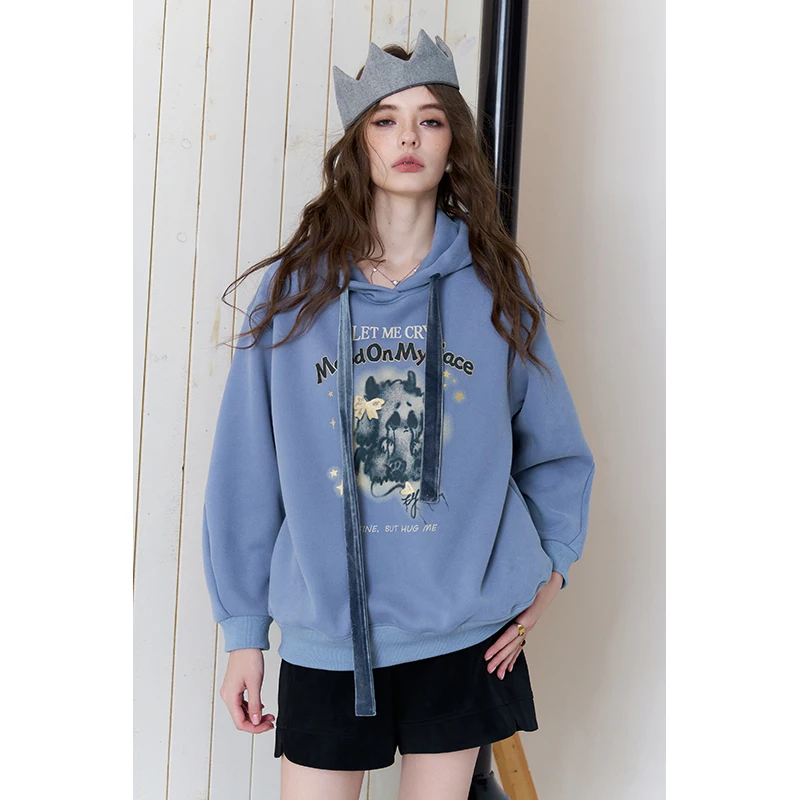 ELFSACK Women's Magic Witch Graphic Hoodie with Star Print, Loose Casual Hooded Sweatshirt, Cozy Long Sleeve Top for Daily