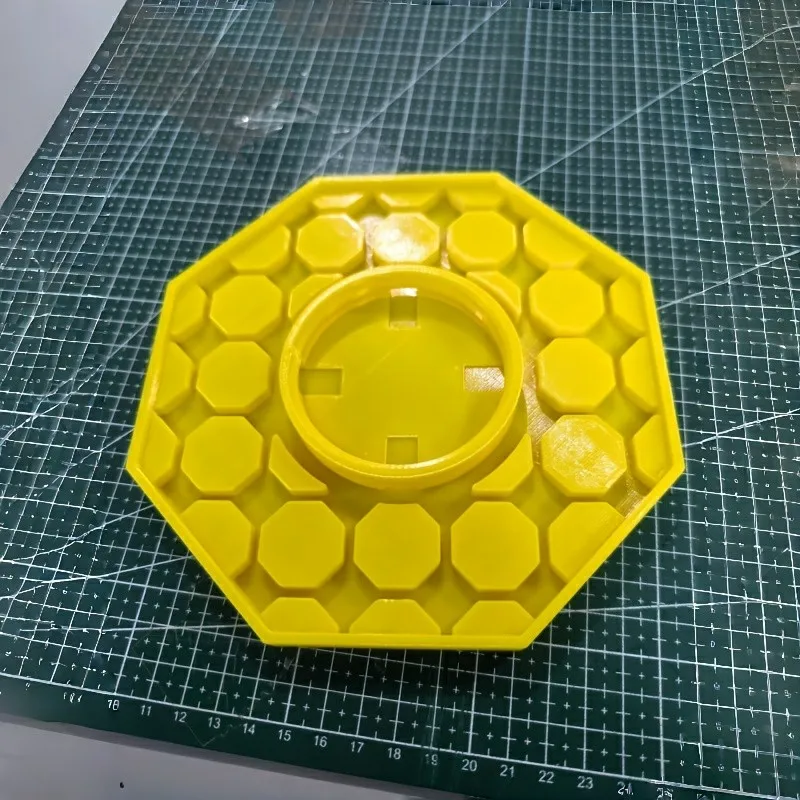 

Устройство для поения пчел Honeycomb Bee Watering Device, кормушка для пчел для садов и патио, с функцией полезной станции для поения пчел.