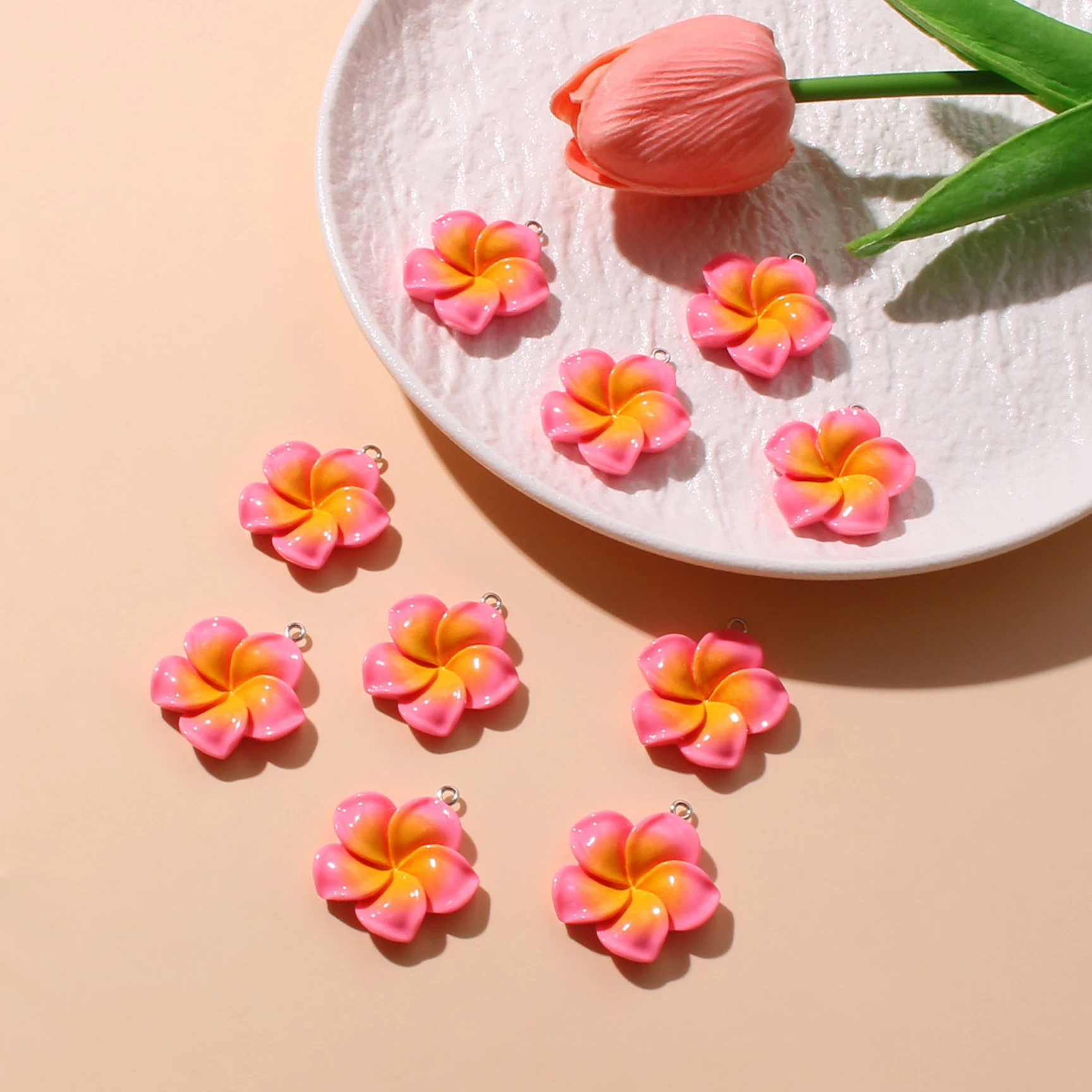 

10pcs resin frellia pendants DIY five-petal flower accessories can be made into necklaces, earrings and other accessories