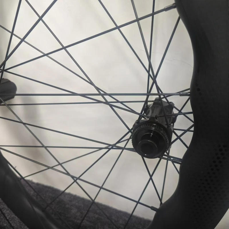 

Carbon fiber road bike wave wheel set 700C disc brake 50MM carbon wheel road bike wheel