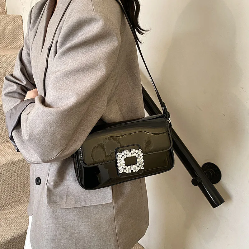 

​​"2025 New Korean Women's Diamond-Encrusted Shoulder Bag Fashion Crossbody Small Square Bag Foreign-Style Texture"​​