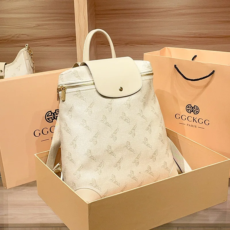 

Popular Women Messenger Bag With Leather Finish Luxury Brand Shoulder Bag Option By Famous Designer Elegant Classic