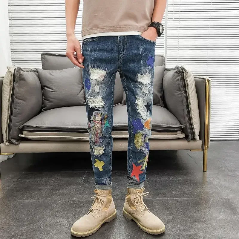 

Male Cowboy Pants Slim Fit Trousers with Holes Jeans for Men Tight Pipe Graphic Broken Star Torn Skinny Ripped Denim Designer Xs