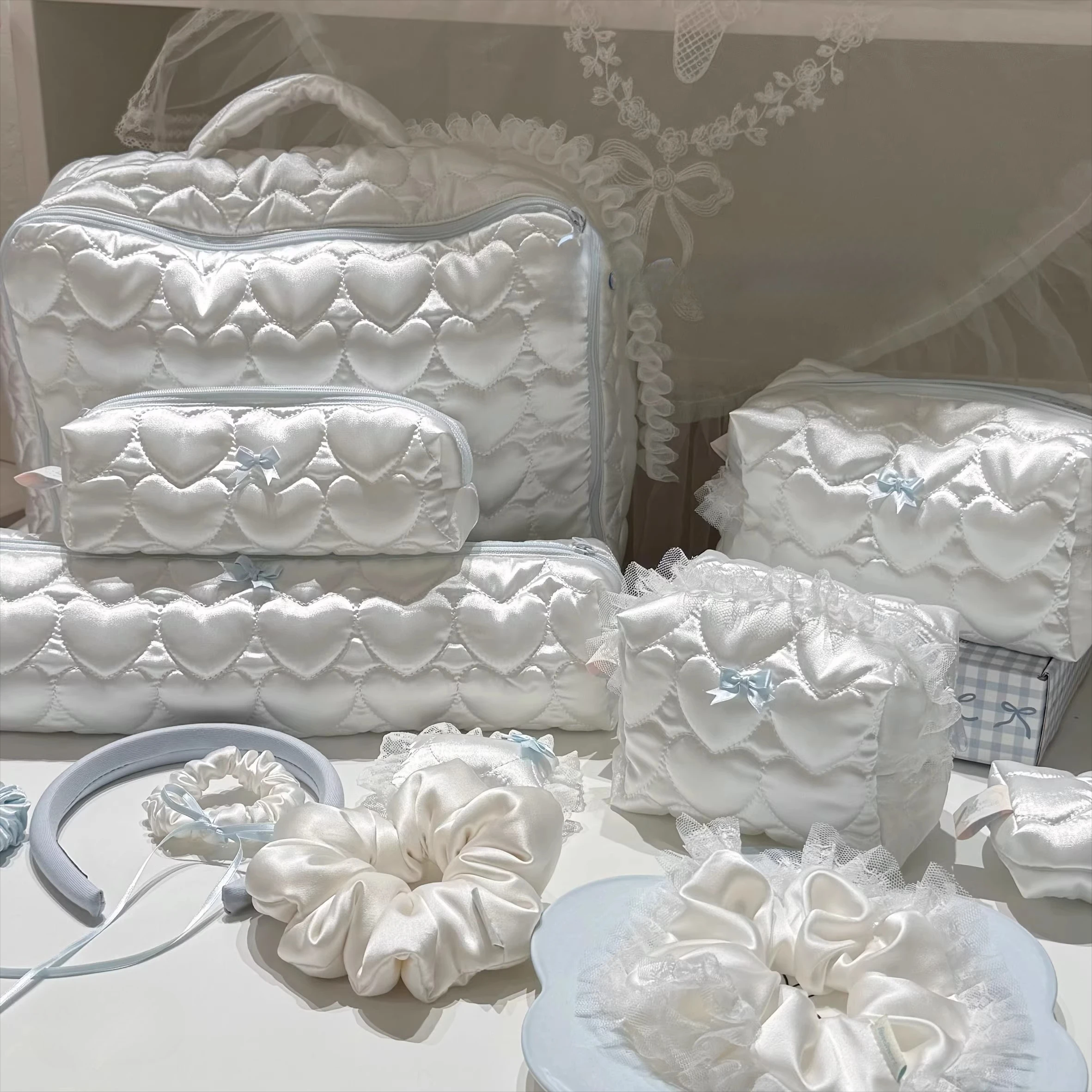 Original White Elegant Lace Heart-Shaped Quilted Storage Bag Cosmetic Bag Silk Hairband Pencil Bag Everyday Ladies