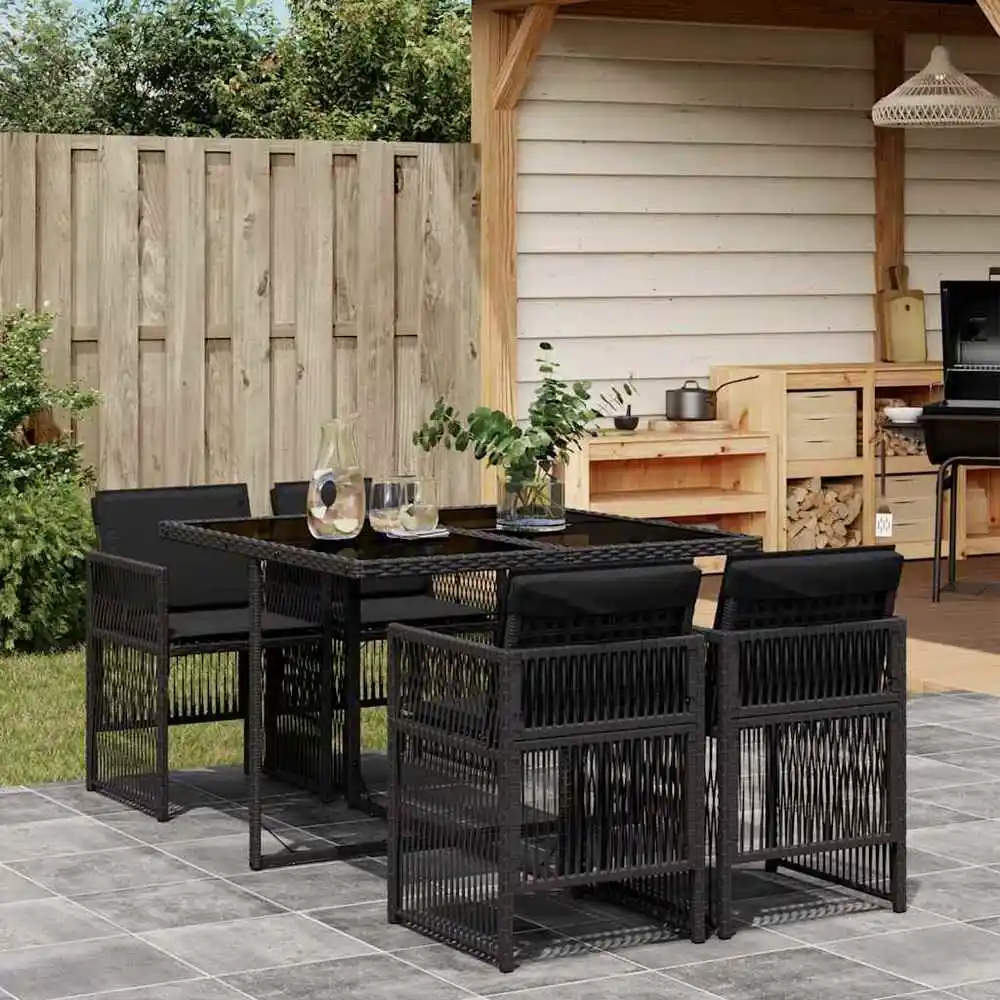 Ensemble de salle à manger d'extérieur 5 pièces, table et chaises en rotin PE avec coussins, plateau en verre trempé, mobilier de jardin moderne pour terrasse et balcon, noir, excellent rapport qualité-prix.