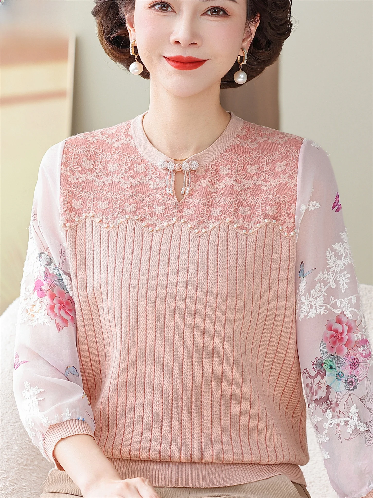 

Весенняя модная тонкая трикотажная футболка из ледяного шелка для женщин среднего и старшего возраста, с V-образным вырезом, свободного кроя, для повседневной носки