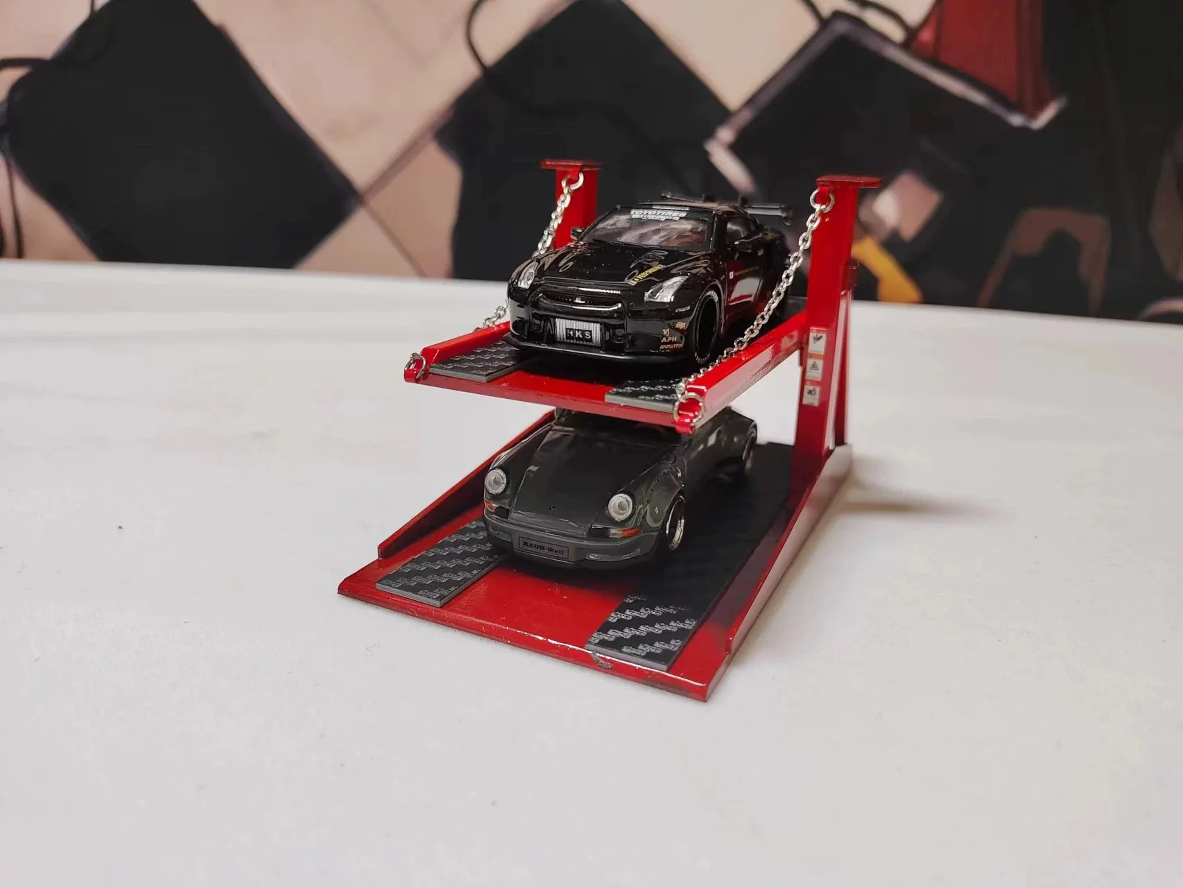 

1:64 Double-layer lift car model hydraulic support chain parking frame scene
