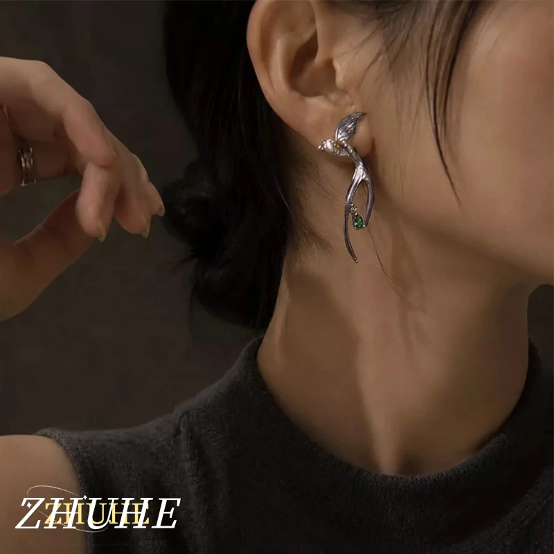 Joyería con forma de ave alada para las orejas, accesorios de joyería para mujeres y hombres, fabricada en aleación de cobre, estilo Art Nouveau, pendientes largos con borlas y piedras preciosas.