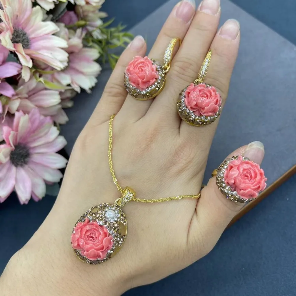 

New Synthetic Shell Peony Flower Women's Necklace, Earrings, Ring Accessories Set, Ladies' Clothing with Exquisite Accessories