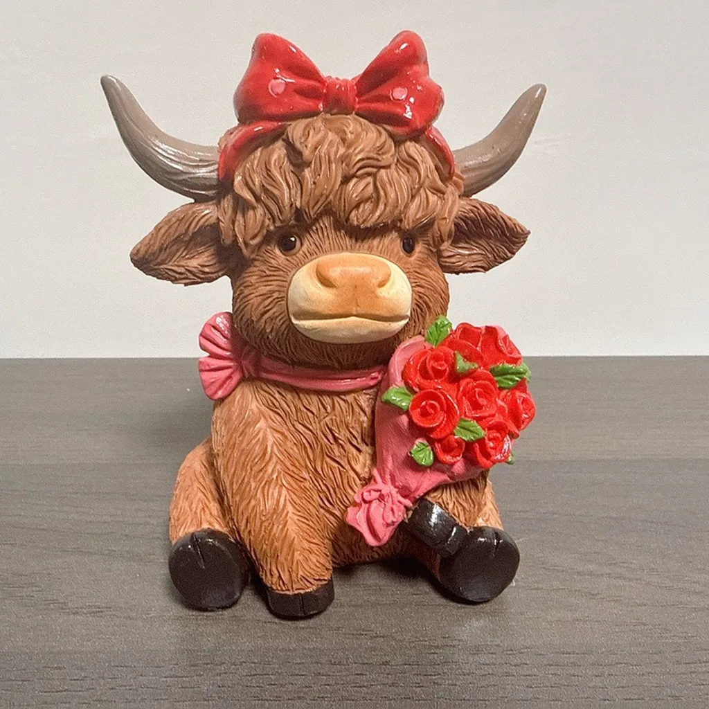 Cute Be Mine Animal Tabletop Decor Resin Highland Cow Figurine Home Valentine's Day  Holiday Table Ornament Women Gift Wholesale