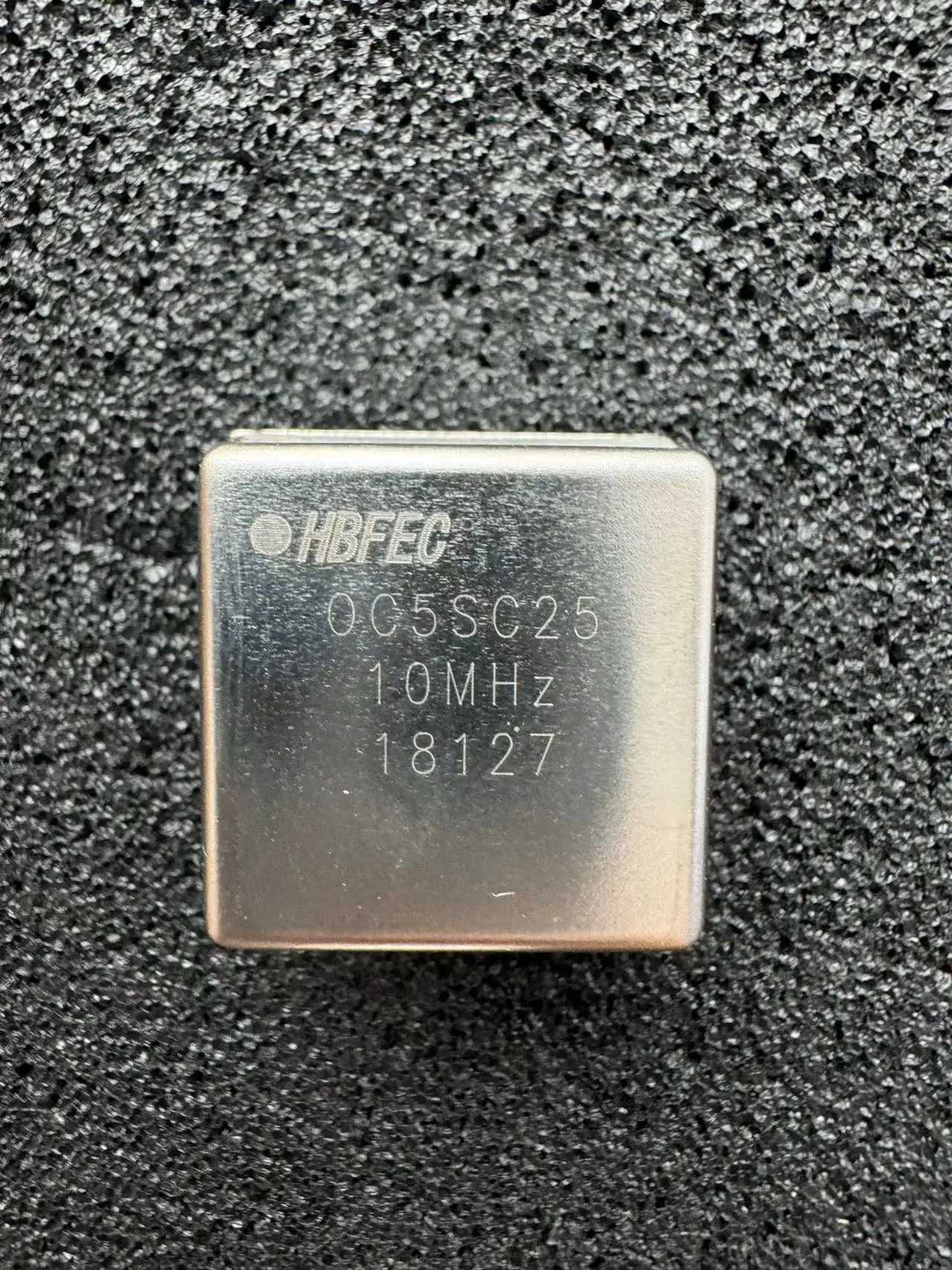 HBFEC OC5SC25 5V: El Oscilador de Cristal de Alta Estabilidad para Aplicaciones de Precisión en Instrumentación