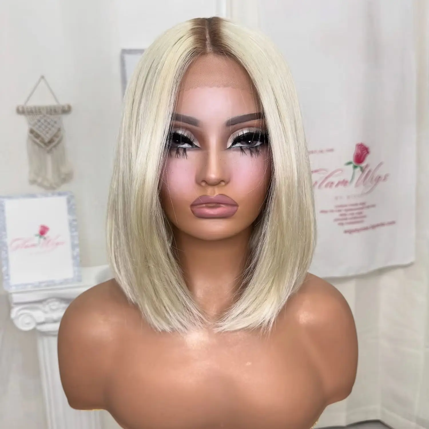 

Модные пепельно-русые синтетические кружевные верхние парики с темными корнями, натуральные прямые бесклеевые парики на плечо, брюнетное волокно, повседневное использование для вечеринок