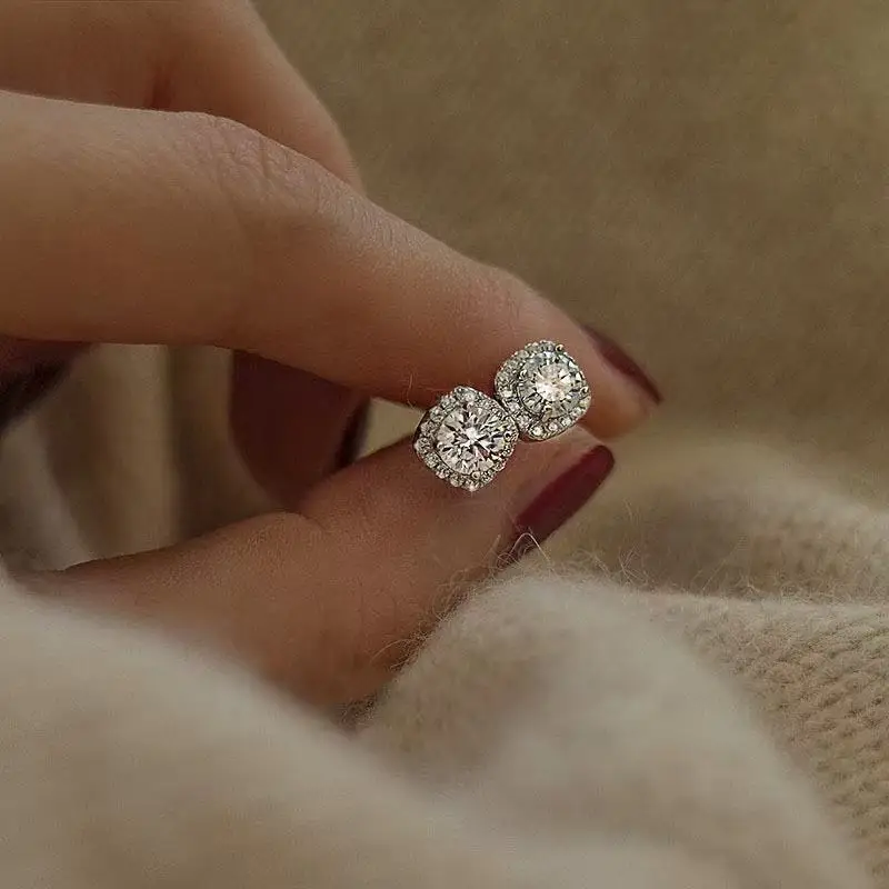 

Geometric square pure silver needle moissanite ear studs, retro, small and versatile, women's niche design, high-end feel MED-3