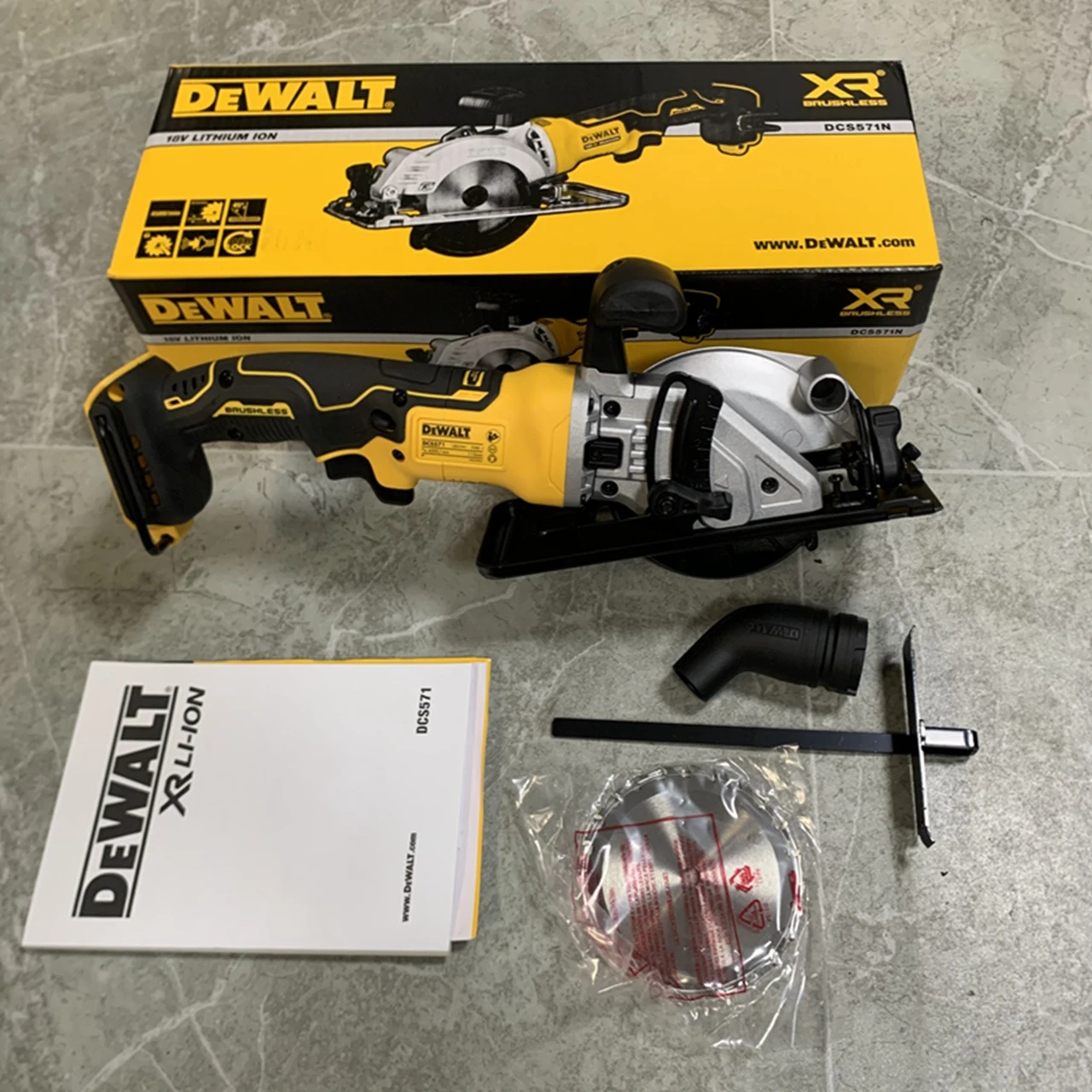 DEWALT ATOMIC 20V MAX Brushless 4-1/2 in. Cordless Circular Saw (Bare Tool) New