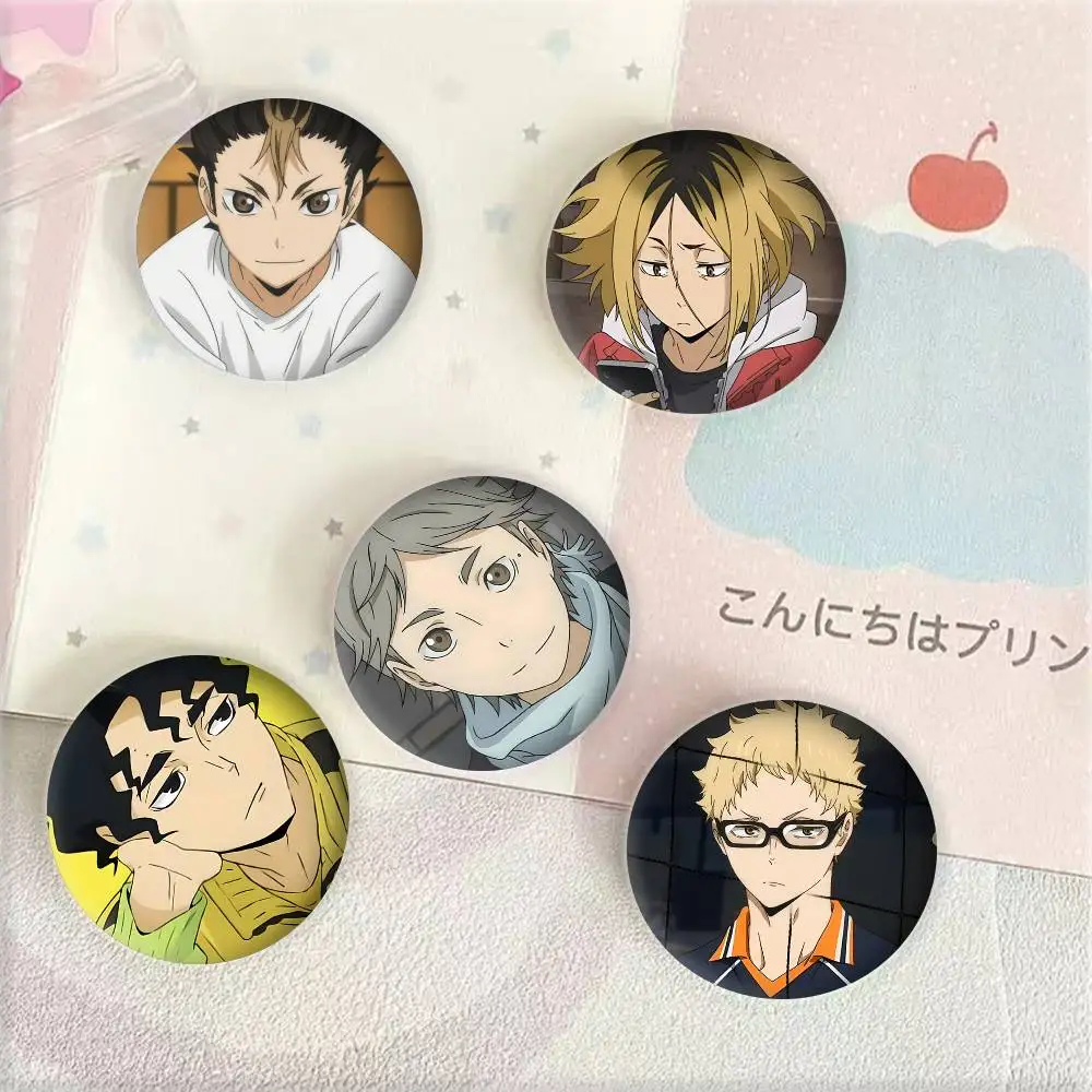 1 قطعة شارات Haikyuu لطيف أنيمي شارة ليزر مستديرة الكرتون بروش الملابس ظهره اكسسوارات التلبيب